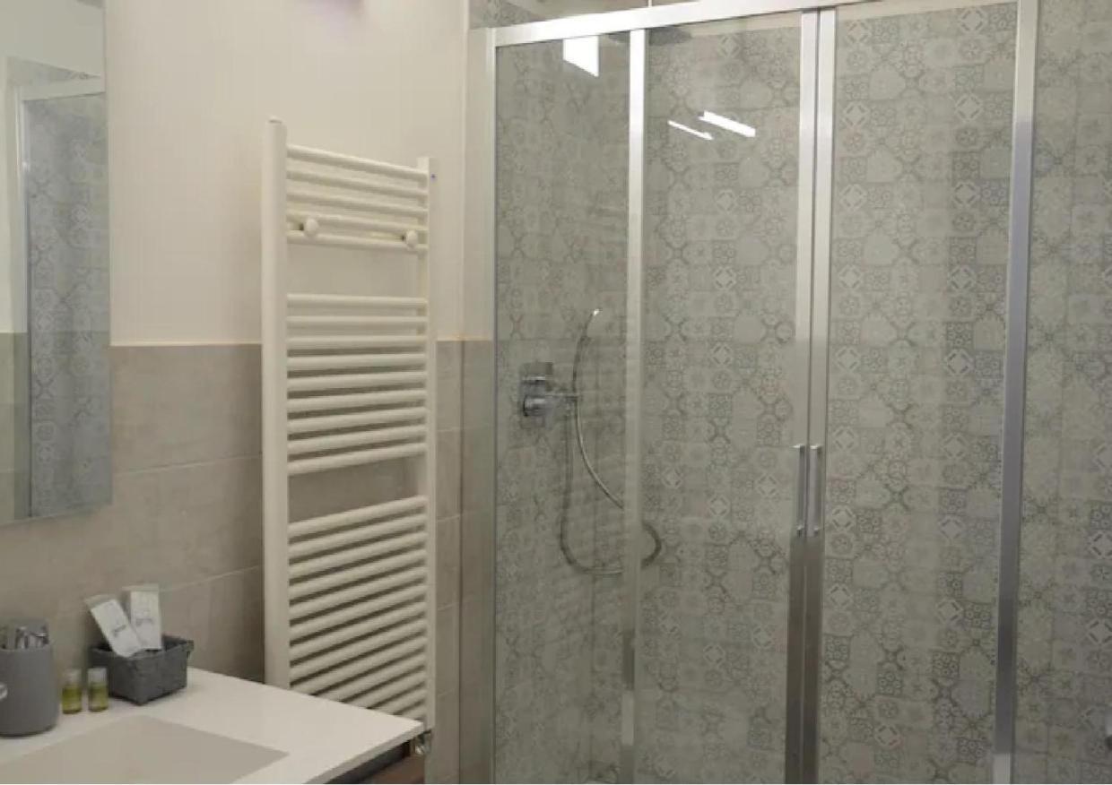 לינה וארוחת בוקר פירנצה Residenza Cavour מראה חיצוני תמונה